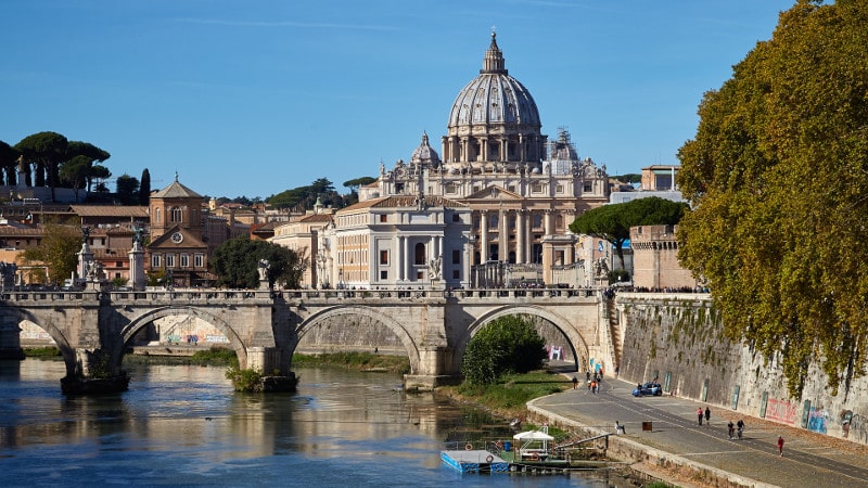 Rzym, Bazylika św. Piotra od strony Tybru